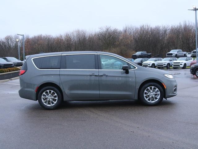 new 2025 Chrysler Pacifica car, priced at $42,602