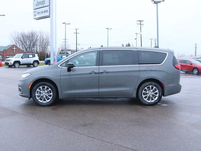 new 2025 Chrysler Pacifica car, priced at $42,602