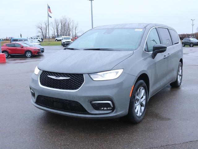 new 2025 Chrysler Pacifica car, priced at $42,602