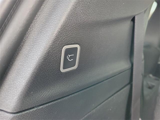 new 2026 Chrysler Pacifica car, priced at $39,915