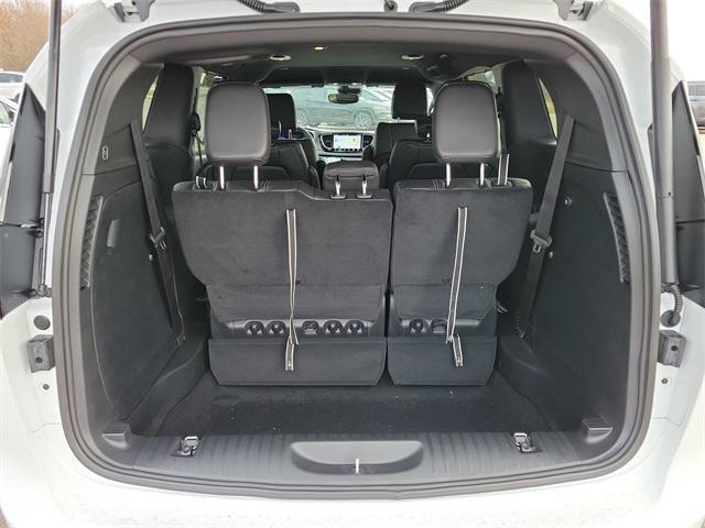 new 2026 Chrysler Pacifica car, priced at $39,915