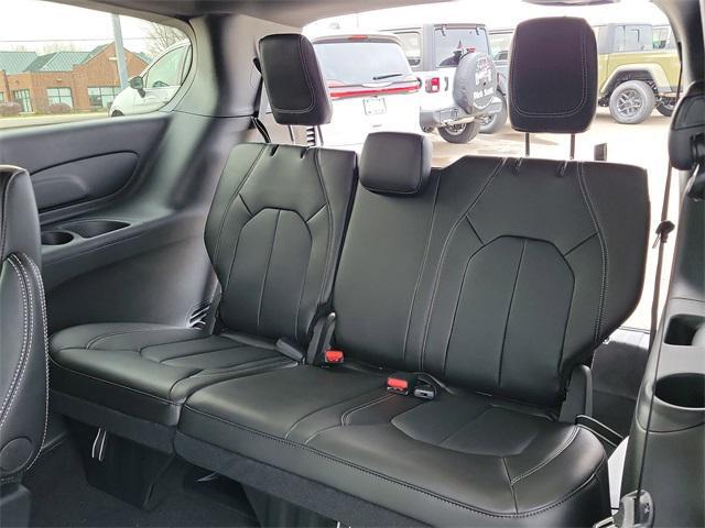 new 2026 Chrysler Pacifica car, priced at $39,915