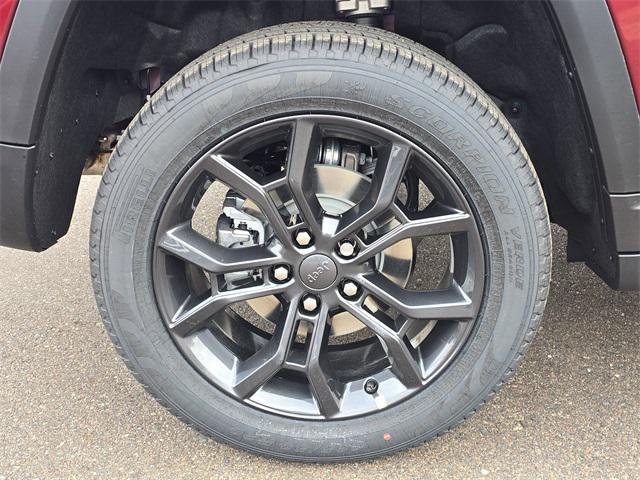 new 2025 Jeep Grand Cherokee car, priced at $47,808