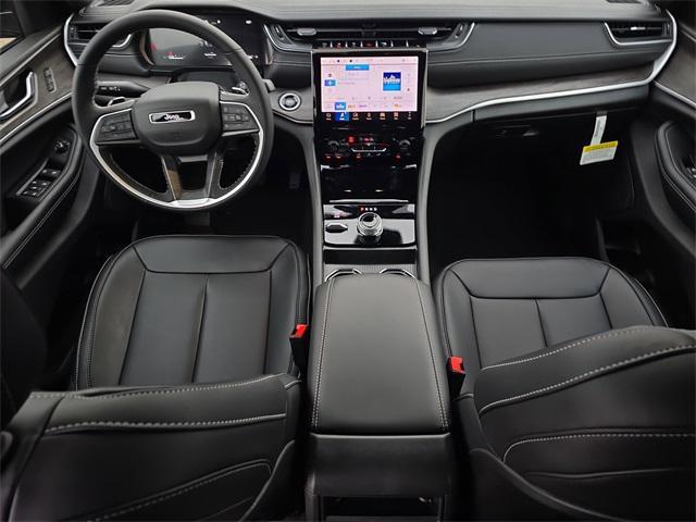 new 2025 Jeep Grand Cherokee car, priced at $47,808