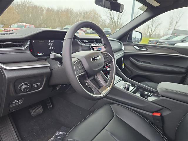new 2025 Jeep Grand Cherokee car, priced at $47,808