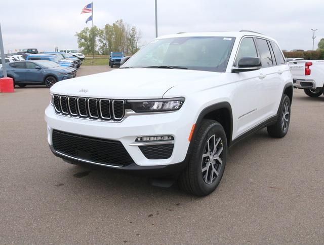 new 2025 Jeep Grand Cherokee car, priced at $44,557