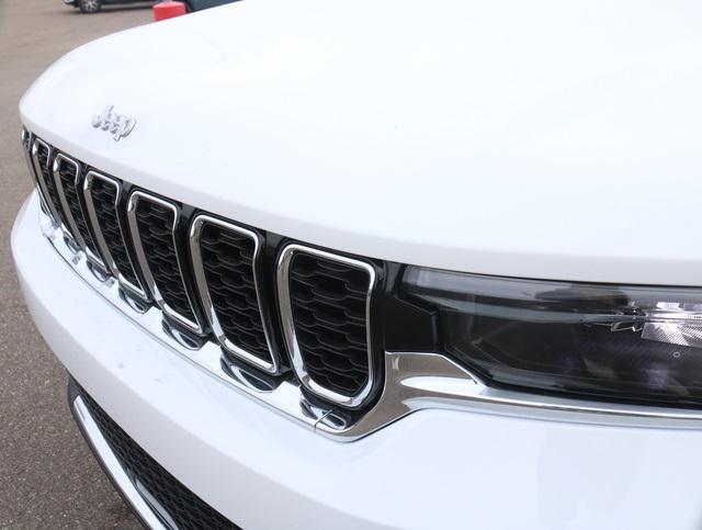 new 2025 Jeep Grand Cherokee car, priced at $44,557