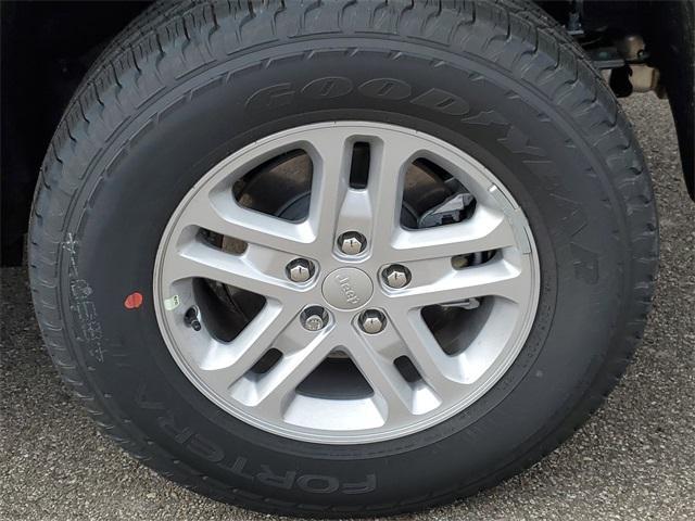 new 2025 Jeep Grand Cherokee car, priced at $40,485