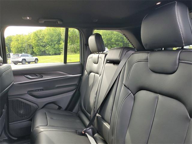 new 2025 Jeep Grand Cherokee car, priced at $43,206