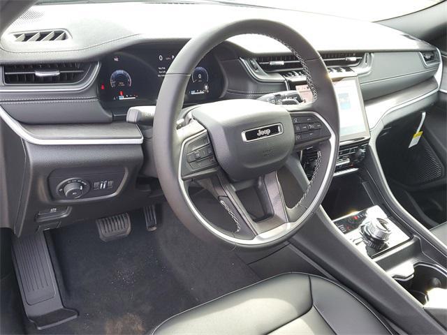 new 2025 Jeep Grand Cherokee car, priced at $43,206