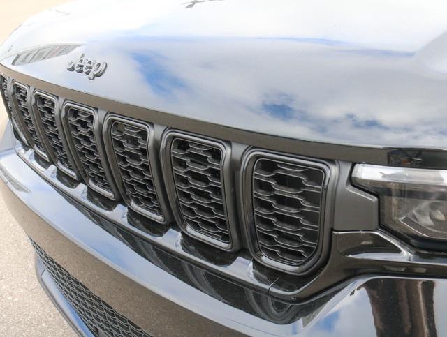 new 2025 Jeep Grand Cherokee car, priced at $46,597