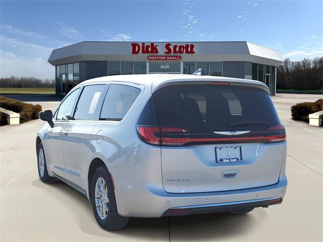 used 2024 Chrysler Pacifica car, priced at $31,991
