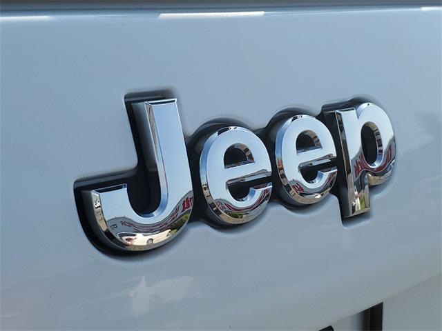 used 2019 Jeep Cherokee car, priced at $17,391