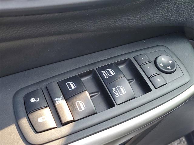 used 2019 Jeep Cherokee car, priced at $17,391