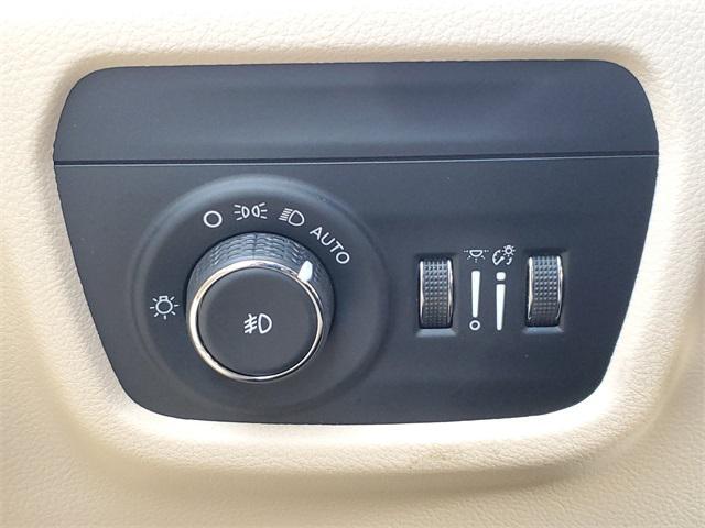 used 2022 Jeep Grand Cherokee car, priced at $32,899