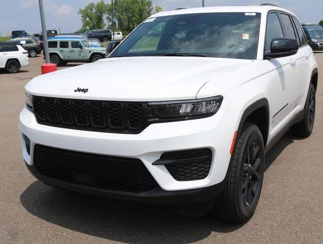 new 2024 Jeep Grand Cherokee car, priced at $40,237