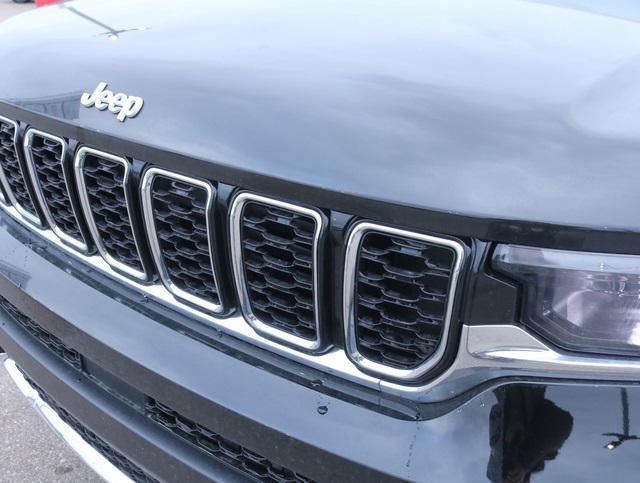 new 2025 Jeep Grand Cherokee L car, priced at $44,629