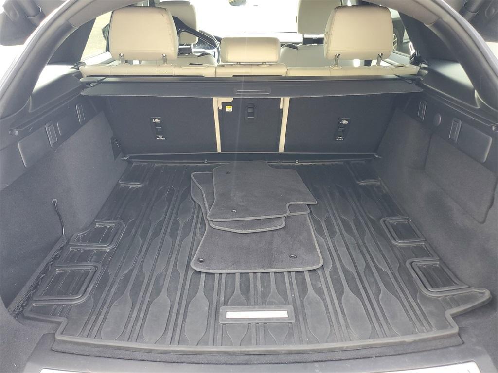 used 2022 Land Rover Range Rover Velar car, priced at $37,998