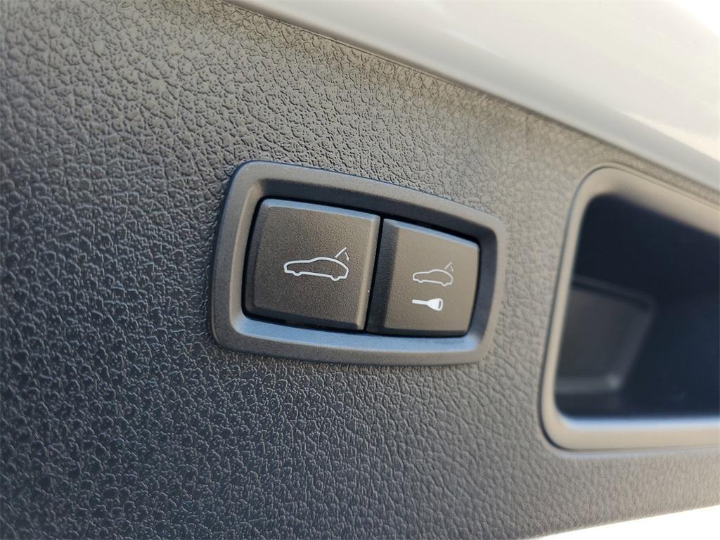 used 2022 Porsche Macan car, priced at $45,371