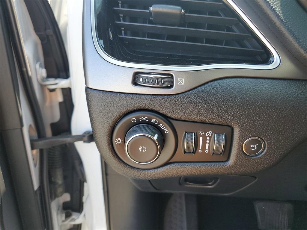 used 2019 Jeep Cherokee car, priced at $18,981
