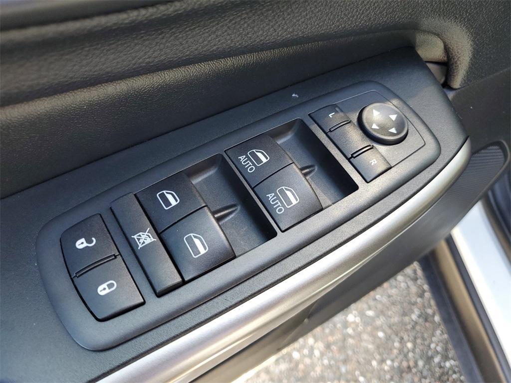 used 2019 Jeep Cherokee car, priced at $18,981