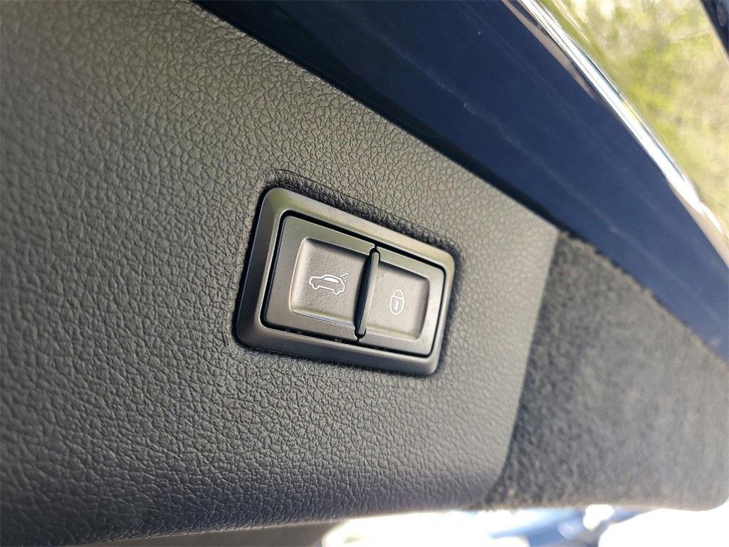 used 2019 Bentley Bentayga car, priced at $73,487