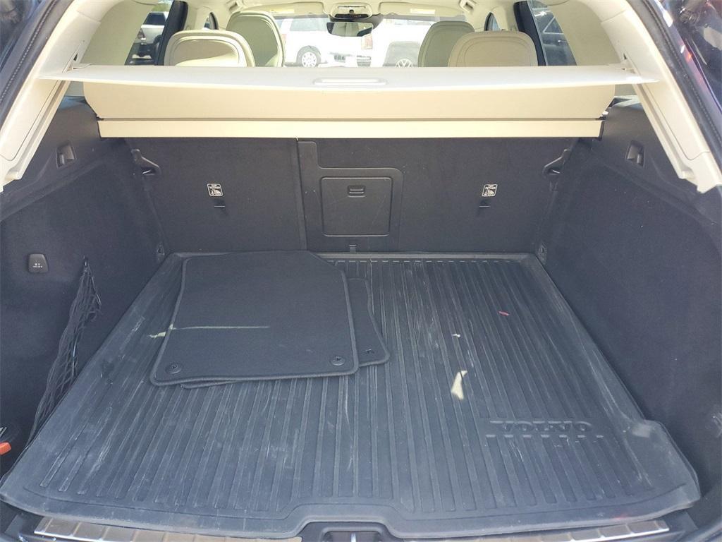 used 2020 Volvo XC60 car, priced at $22,298
