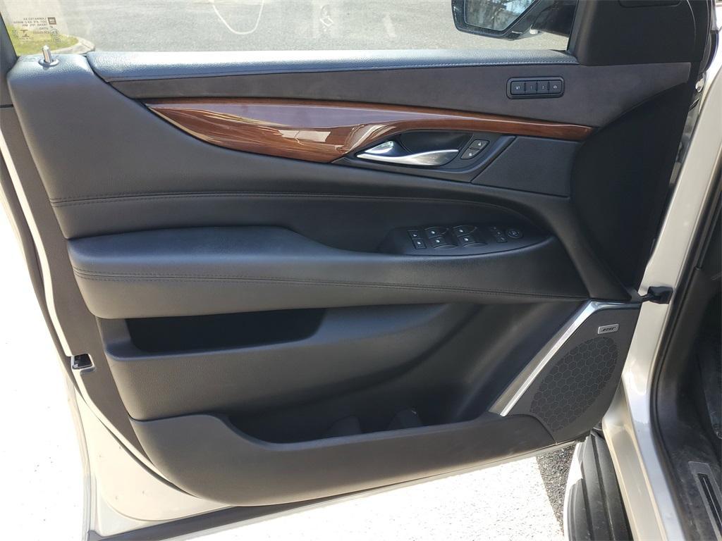 used 2019 Cadillac Escalade car, priced at $35,401