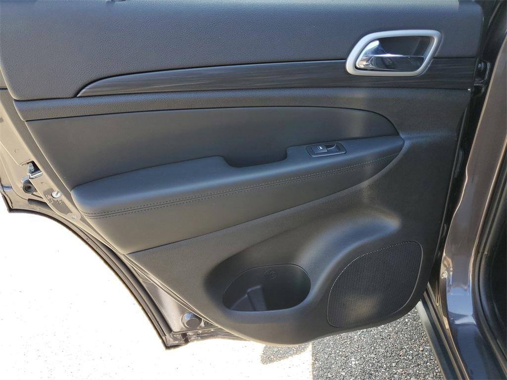 used 2021 Jeep Grand Cherokee car, priced at $21,389