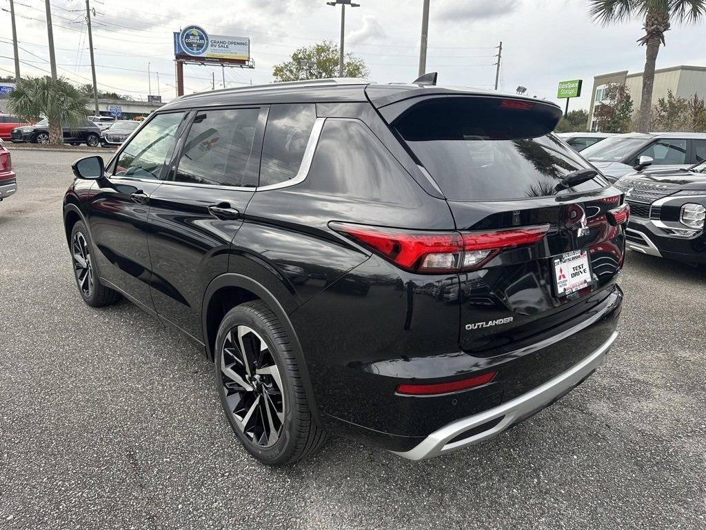 new 2024 Mitsubishi Outlander car, priced at $32,095