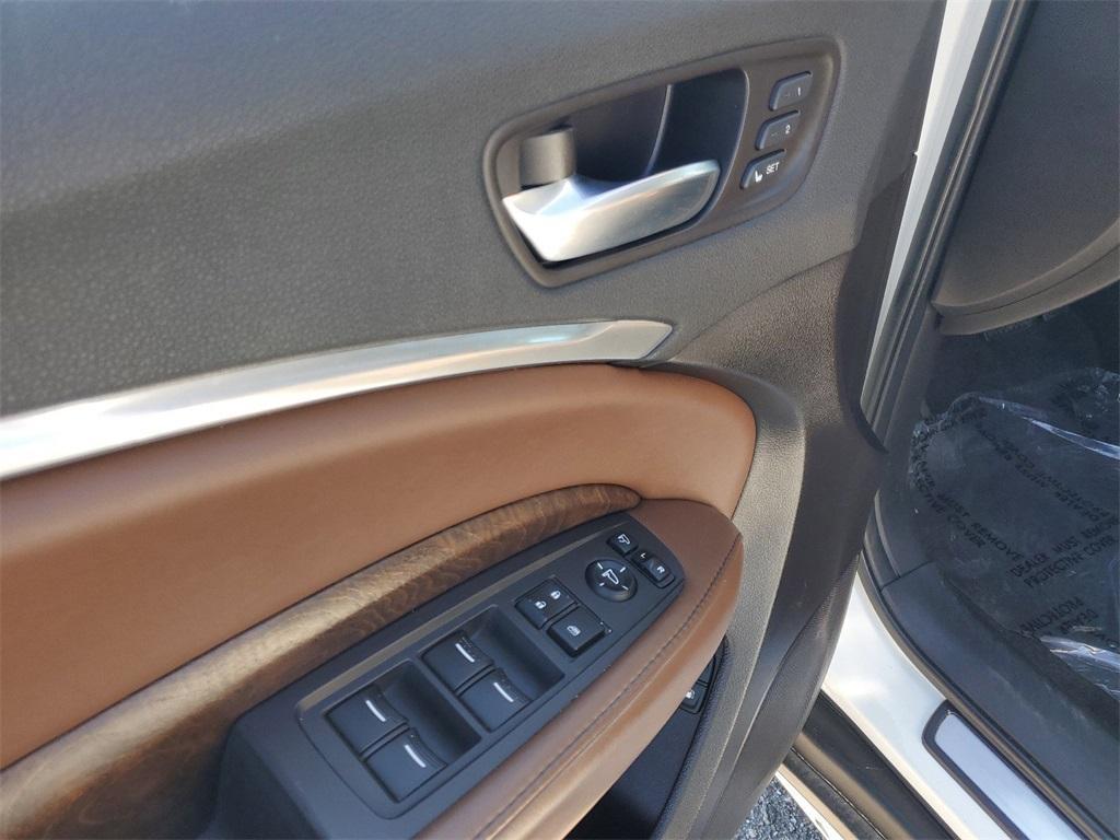 used 2018 Acura MDX car, priced at $26,161