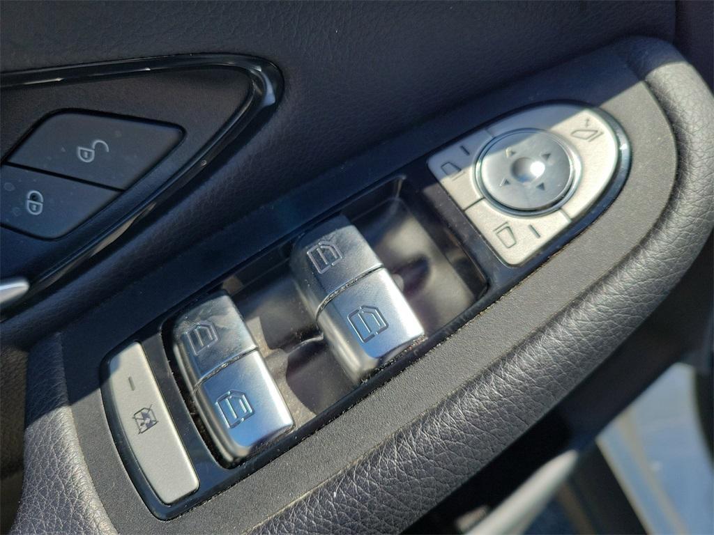 used 2019 Mercedes-Benz GLC 300 car, priced at $18,019