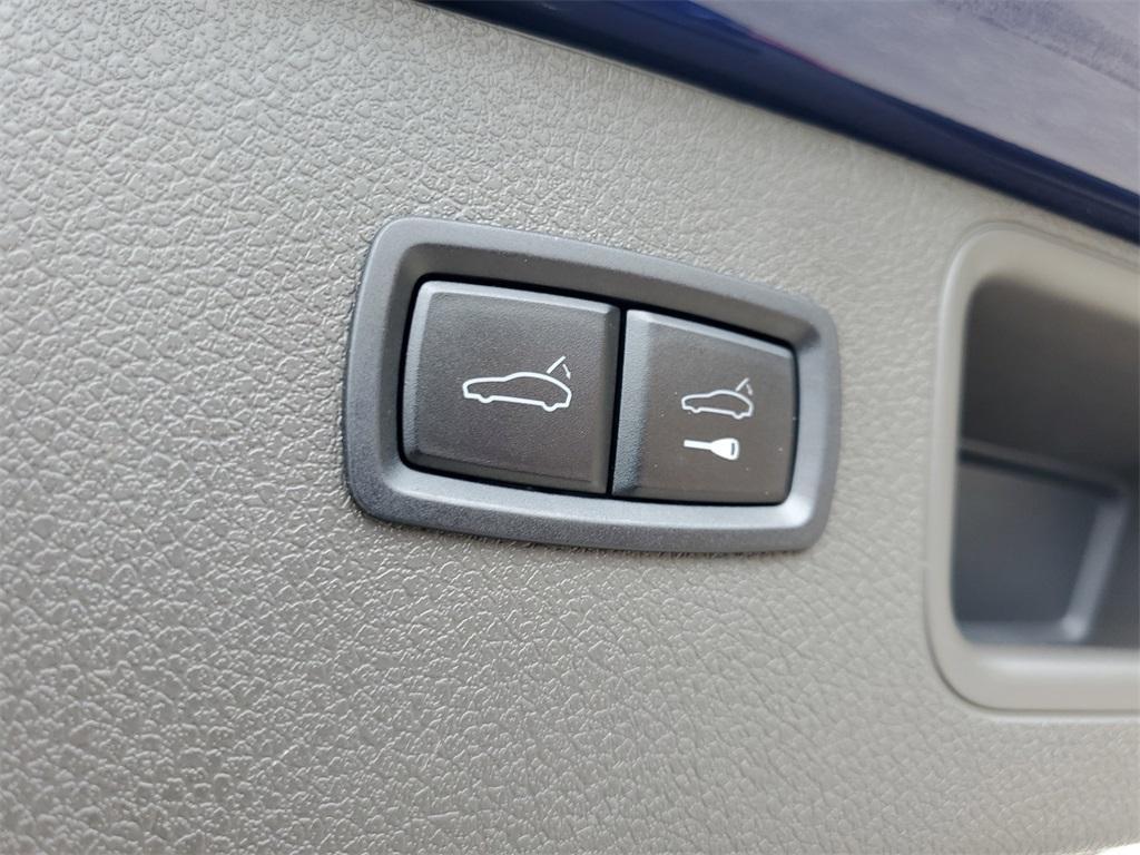 used 2022 Porsche Macan car, priced at $46,041