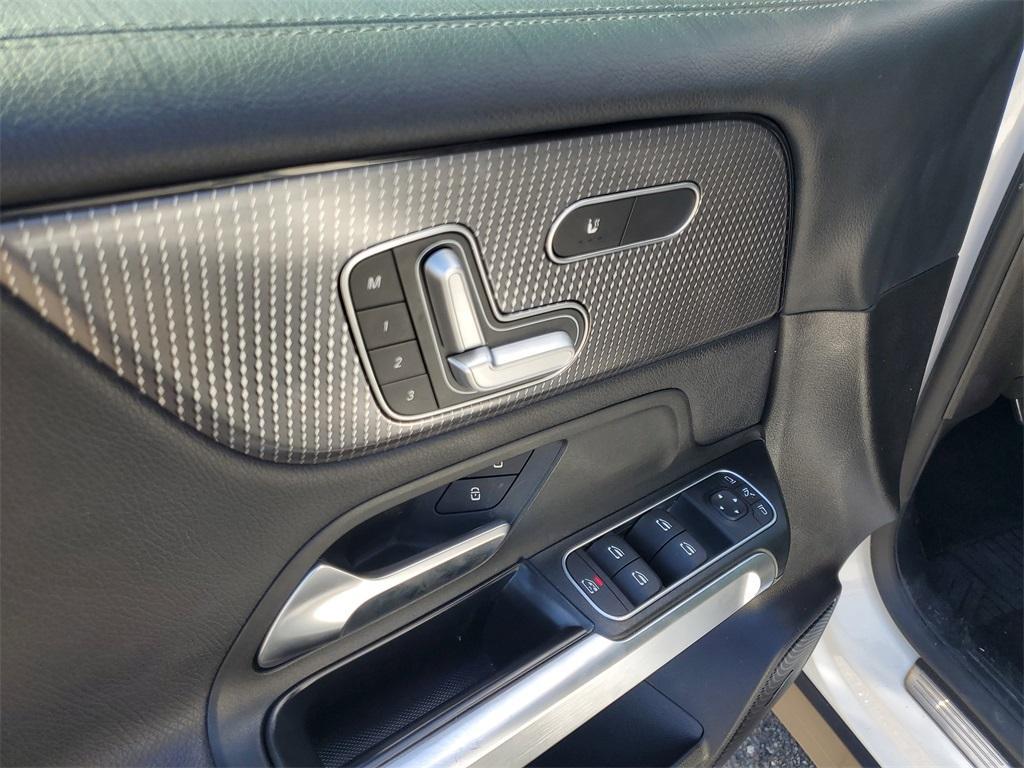 used 2020 Mercedes-Benz GLB 250 car, priced at $27,421