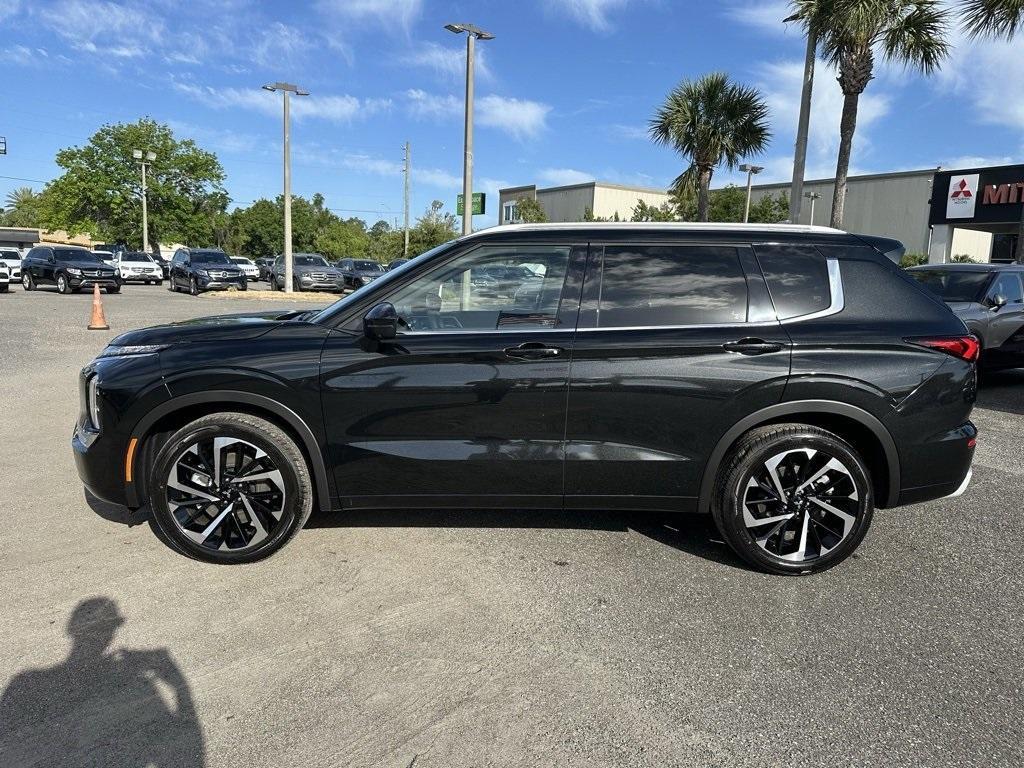 new 2024 Mitsubishi Outlander car, priced at $33,454