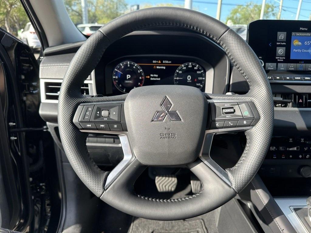 new 2024 Mitsubishi Outlander car, priced at $33,454