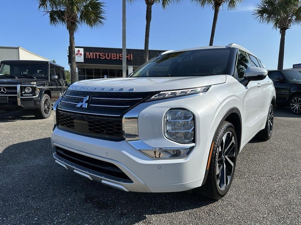 new 2024 Mitsubishi Outlander car, priced at $34,635