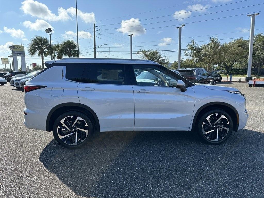 new 2024 Mitsubishi Outlander car, priced at $34,635