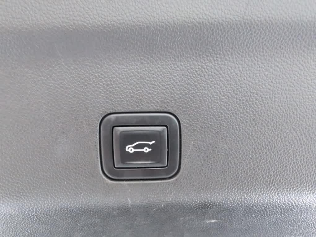 used 2022 GMC Yukon car, priced at $64,888