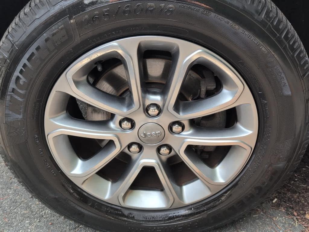 used 2016 Jeep Grand Cherokee car, priced at $14,995