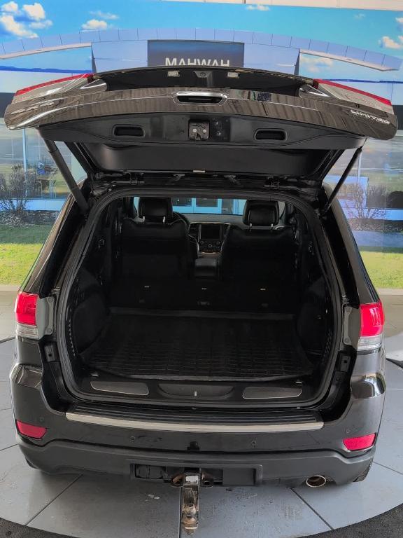 used 2016 Jeep Grand Cherokee car, priced at $14,995