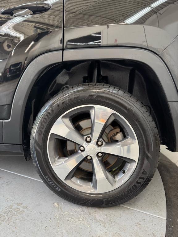 used 2019 Jeep Cherokee car, priced at $16,888