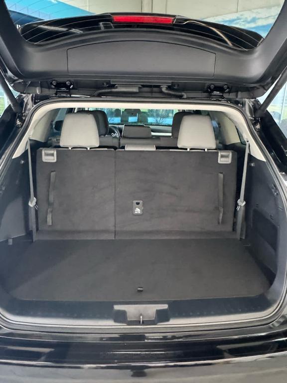 used 2024 Toyota Highlander car, priced at $39,888