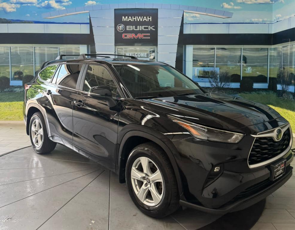 used 2024 Toyota Highlander car, priced at $39,888