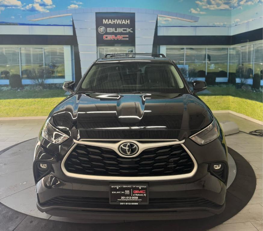 used 2024 Toyota Highlander car, priced at $39,888