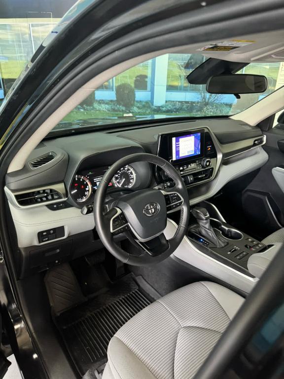 used 2024 Toyota Highlander car, priced at $39,888