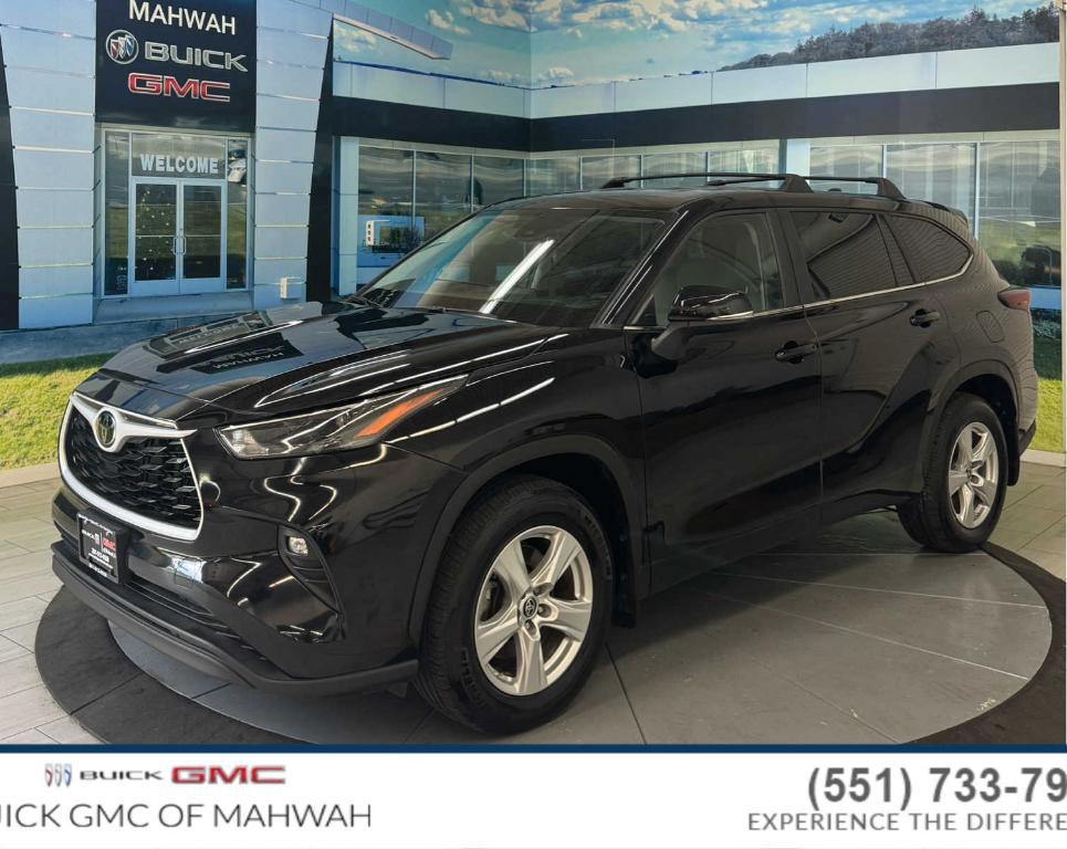 used 2024 Toyota Highlander car, priced at $39,888