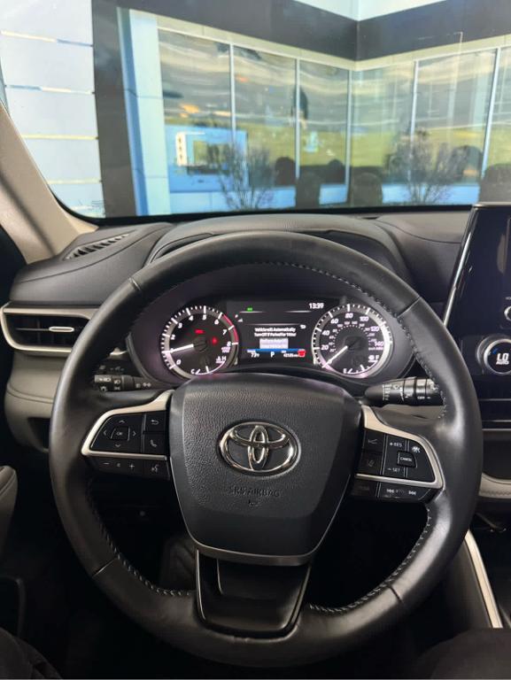 used 2024 Toyota Highlander car, priced at $39,888