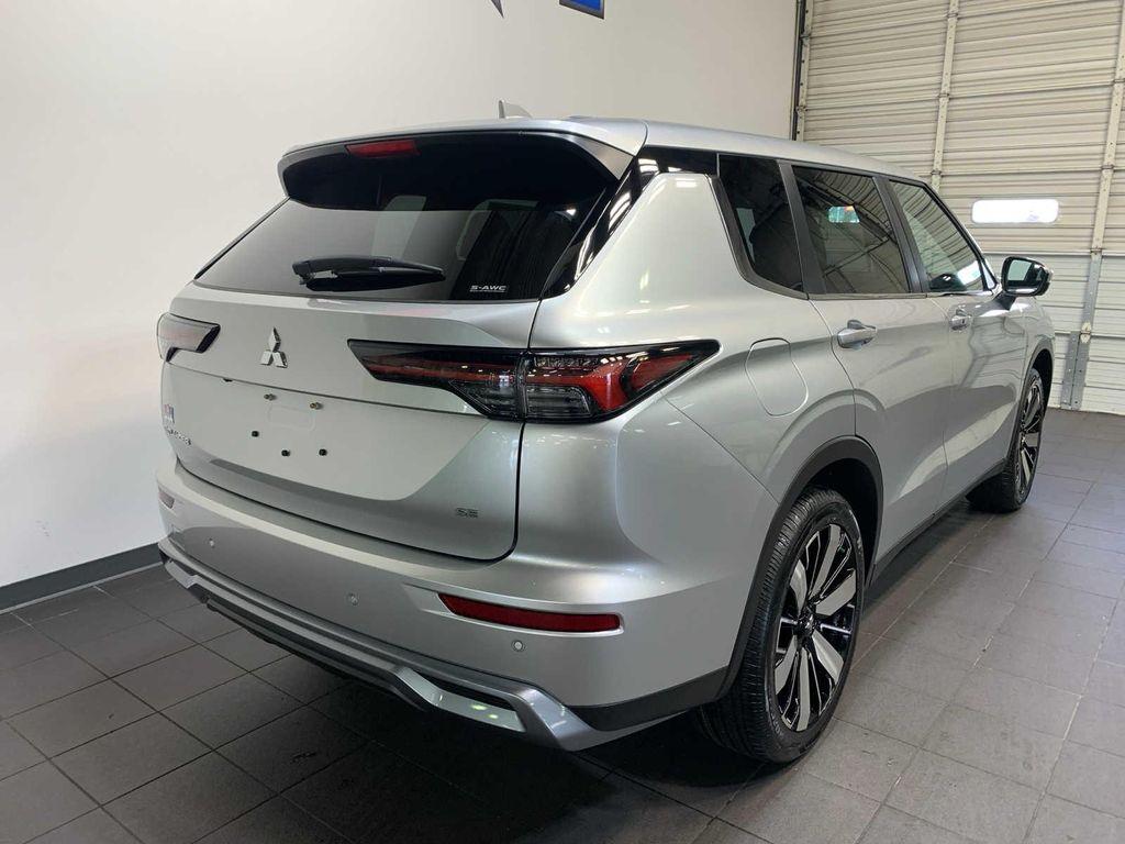 new 2025 Mitsubishi Outlander car, priced at $38,065