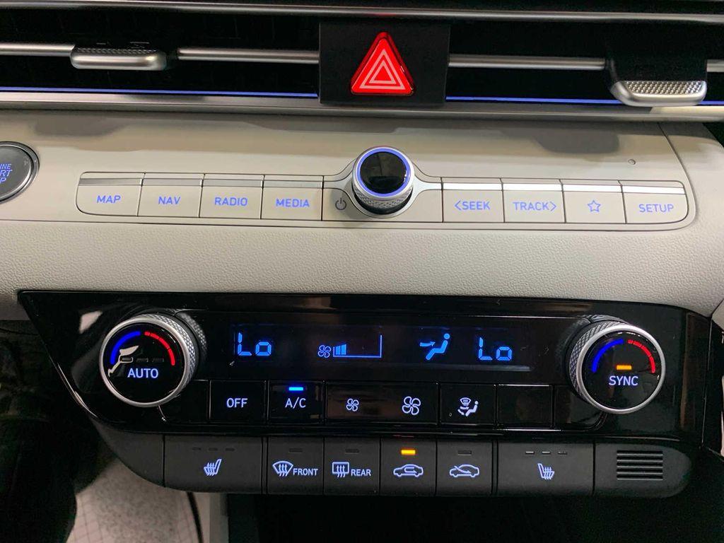 new 2025 Hyundai Elantra car, priced at $27,532